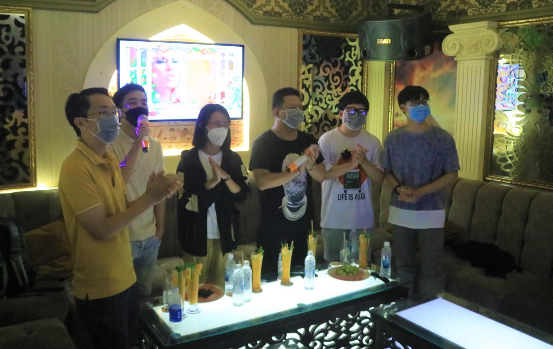 Nằm Mơ Thấy Đi Hát Karaoke